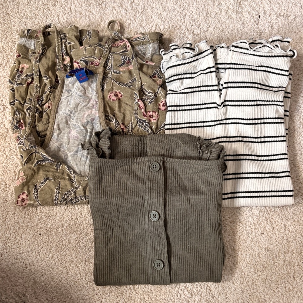 Aeropostale Tops - Set of 3